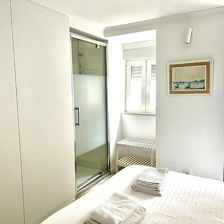 Cozy One-bedroom In Alfama By Lisboafama Lisbon