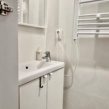 Apartment Cozy One-bedroom In Alfama By Lisboafama