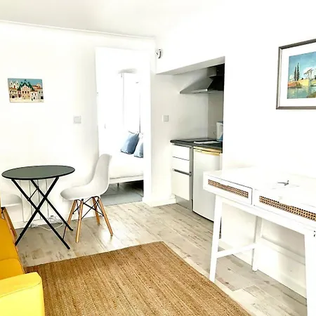 Cozy One-bedroom In Alfama By Lisboafama شقة