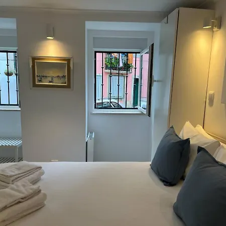 Cozy One-bedroom In Alfama By Lisboafama Lisbon