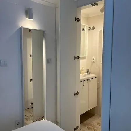Cozy One-bedroom In Alfama By Lisboafama * Lisbon