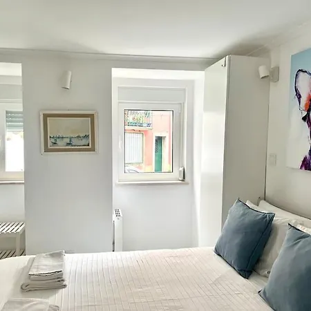 Cozy One-bedroom In Alfama By Lisboafama Apartment