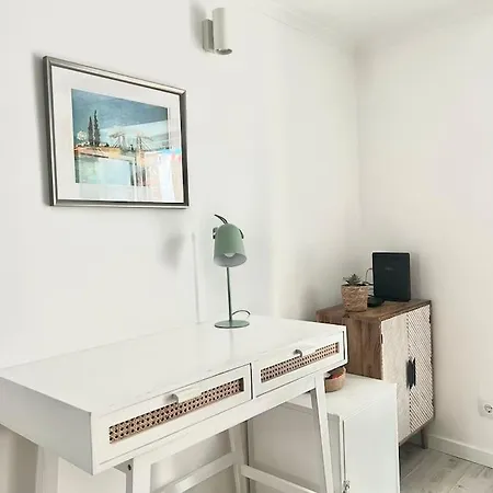 Cozy One-bedroom In Alfama By Lisboafama * Lissabon